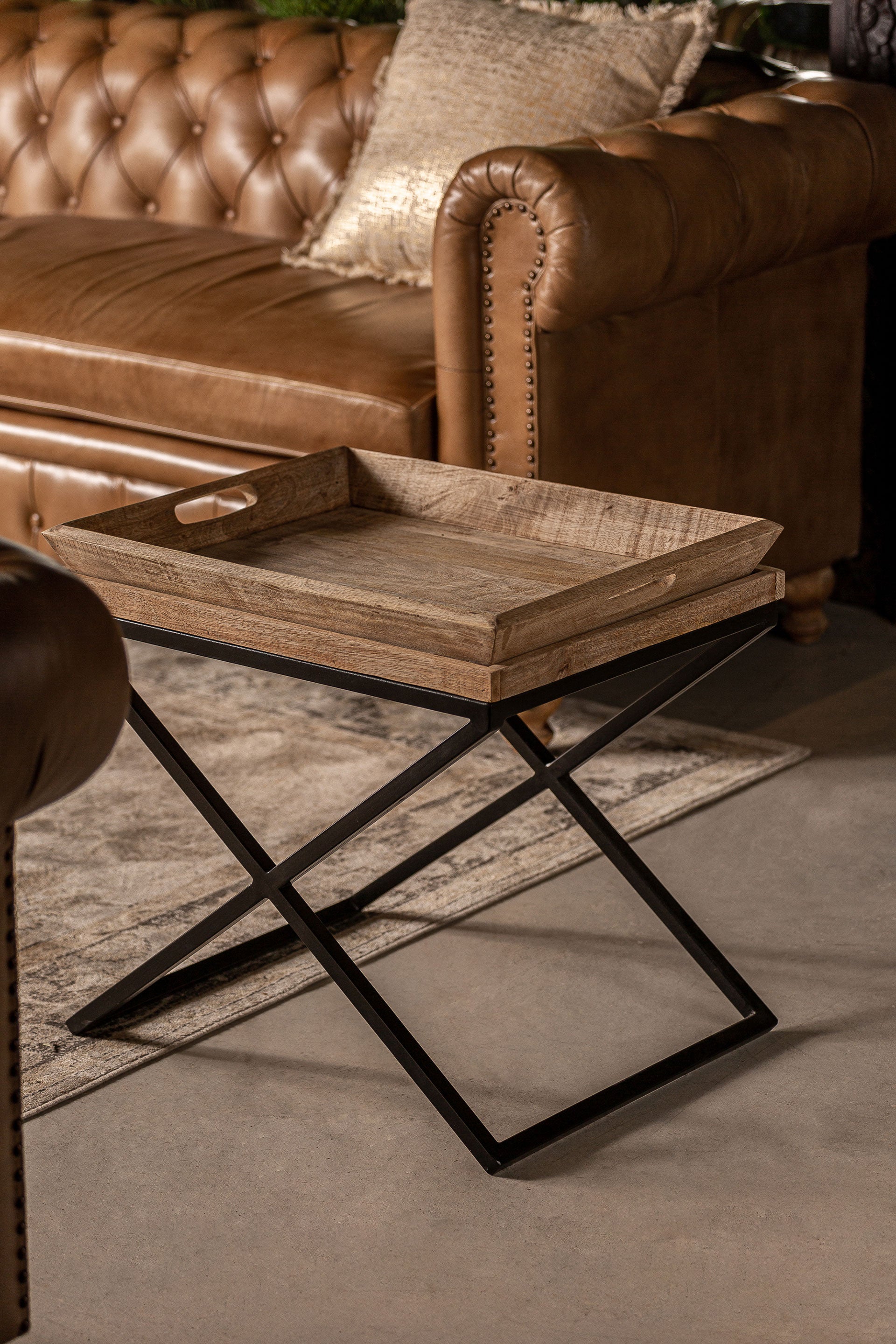 NEWAK SIDE TABLE
